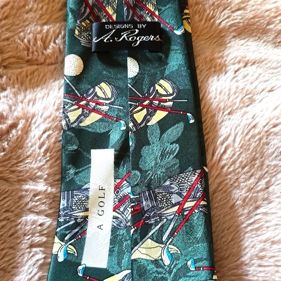 Elegant Hunter Green Silk Tie by A. Rogers - Perfect for Golf Enthusiasts - Picture 2 of 3
